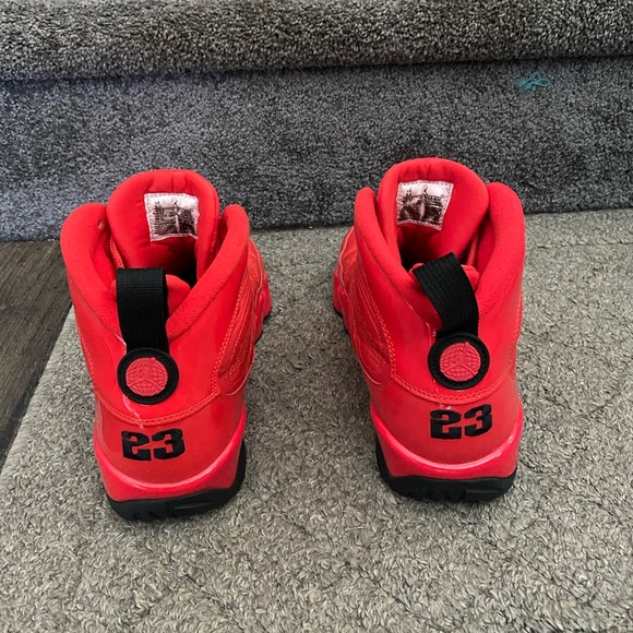 Jordan’s Men Air Jordan 9 Retro “Chili Reds” Size 9.5 - Picture 5 of 6